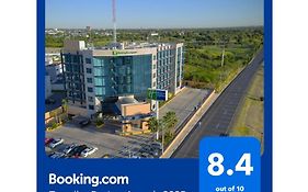 Holiday Inn Express Nuevo Laredo 4*